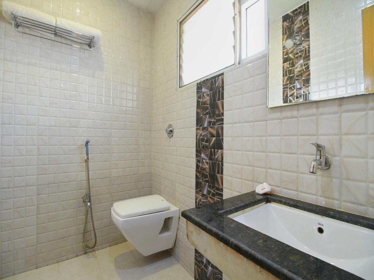 Oyo 15948 Hotel Srees Tiruchirappalli Kültér fotó