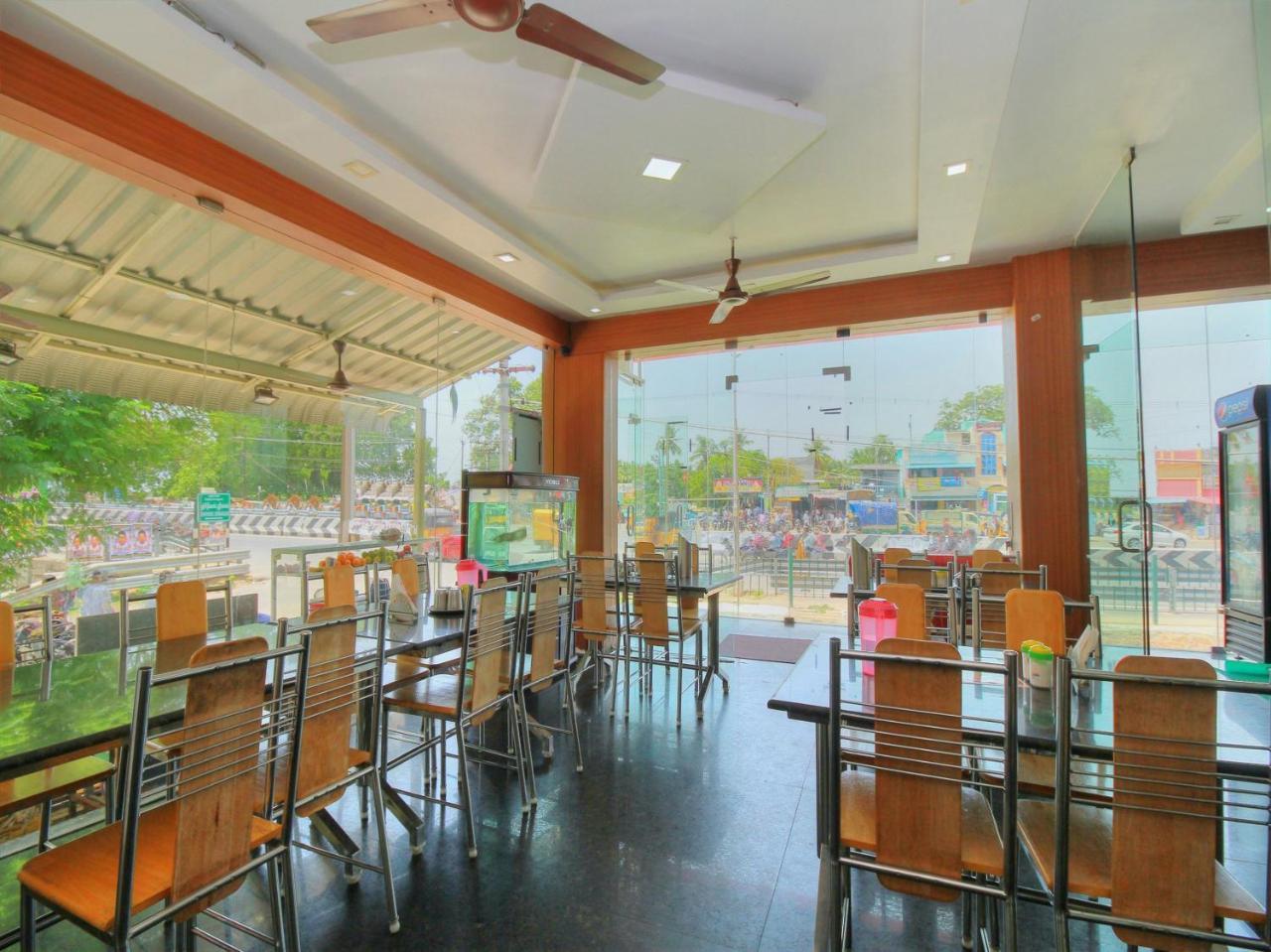Oyo 15948 Hotel Srees Tiruchirappalli Kültér fotó