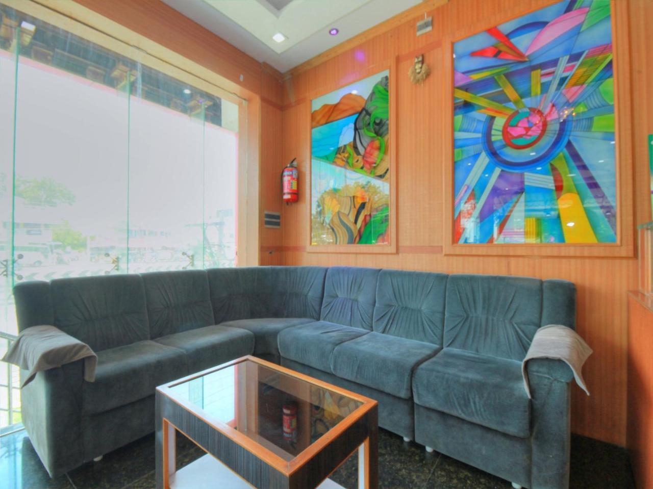 Oyo 15948 Hotel Srees Tiruchirappalli Kültér fotó