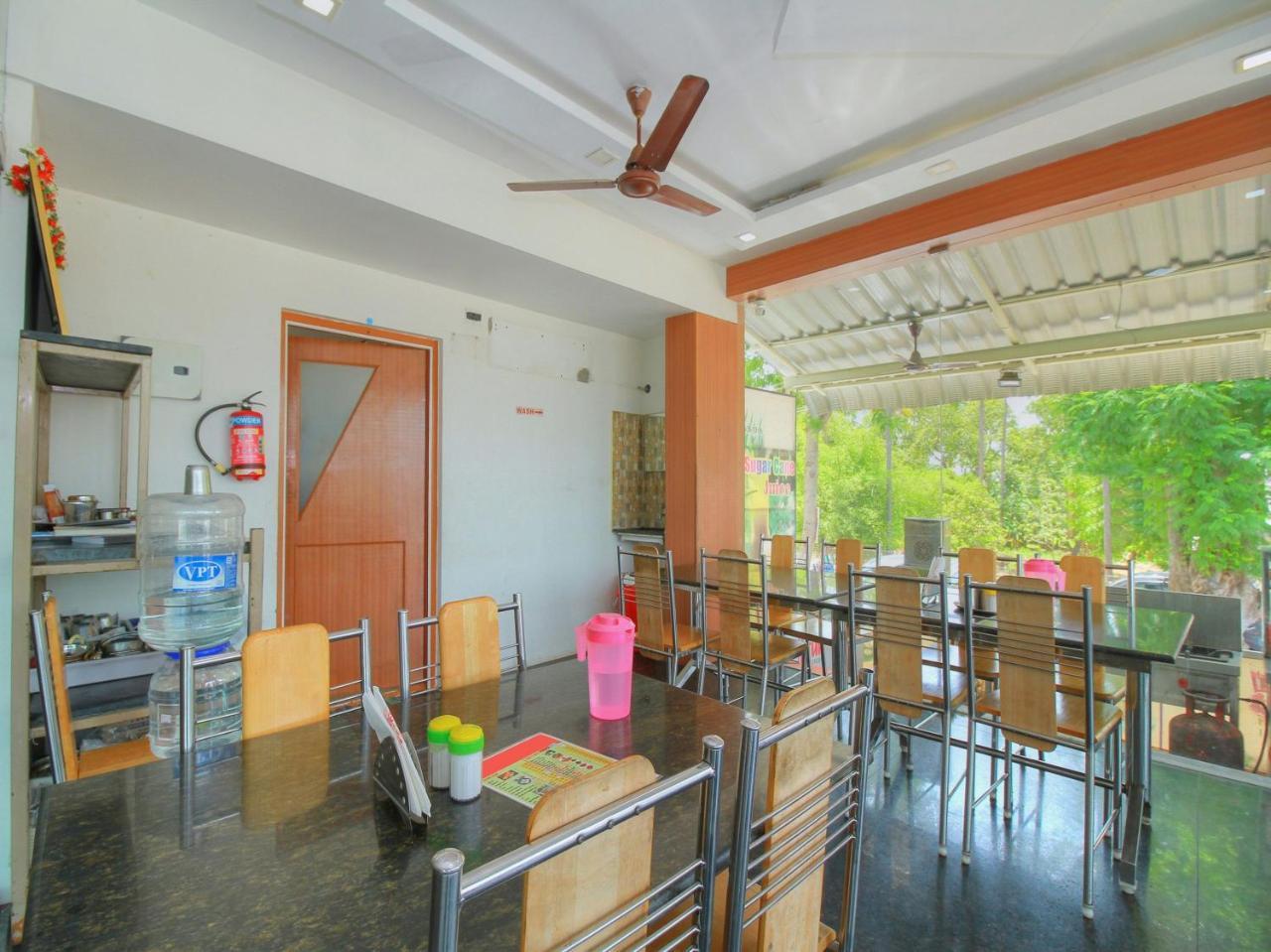 Oyo 15948 Hotel Srees Tiruchirappalli Kültér fotó